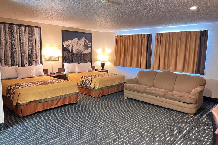 Room 3 of 28