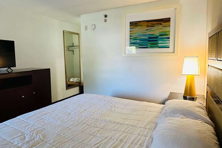 Room 106 of 111
