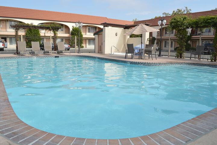 Laurel Inn Motel