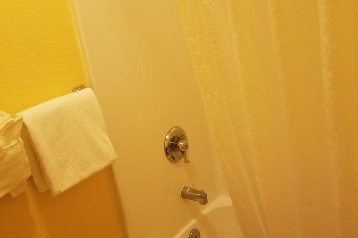 Room 5 of 40