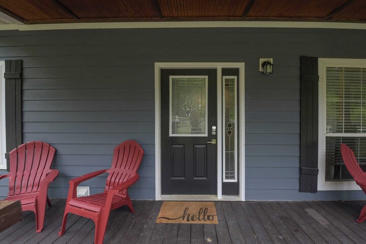 Riverside Ranch by Avantstay Mins to Downtown