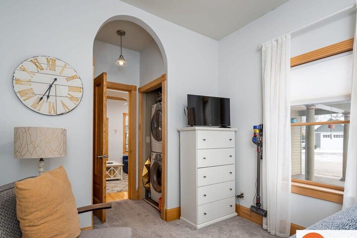 Lake Life Getaway - Condo Near Downtown