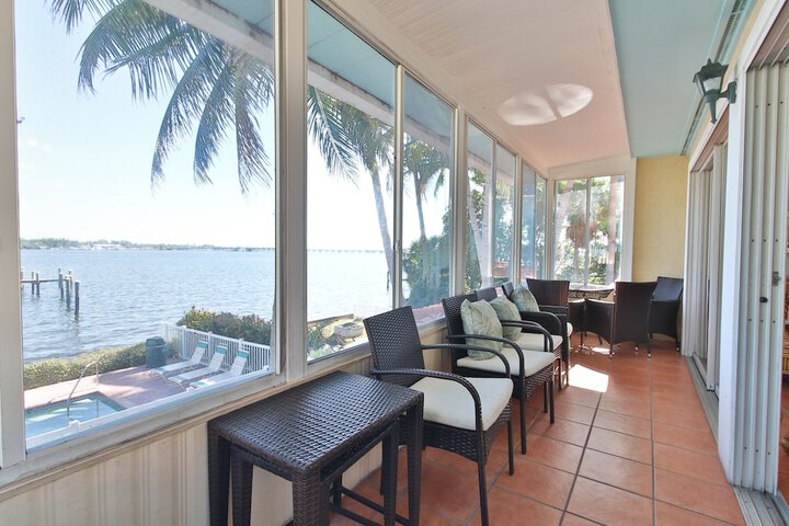 Tortuga Inn Beach Resort
