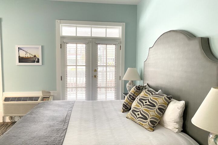 Room 43 of 103