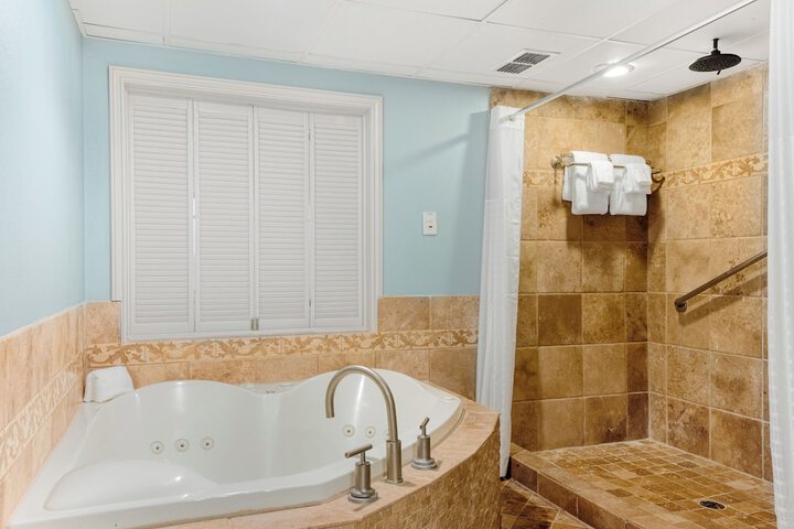 Room 151 of 250