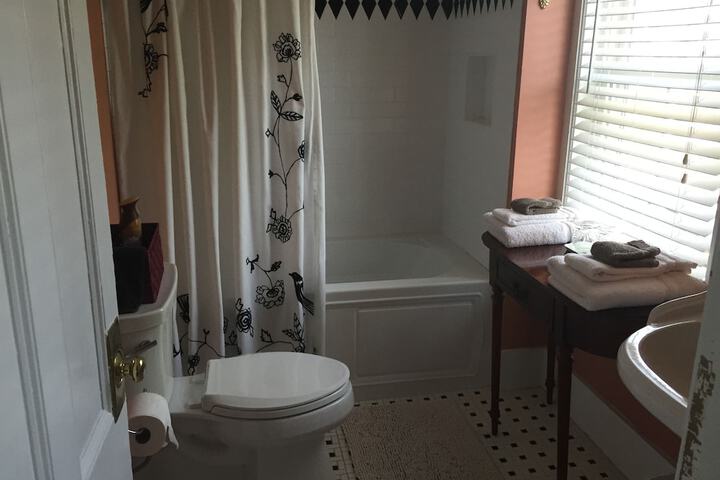 Room 4 of 26