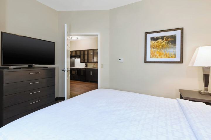 Room 25 of 40