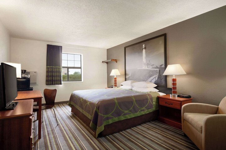 Super 8 by Wyndham Colorado Springs / Afa Area