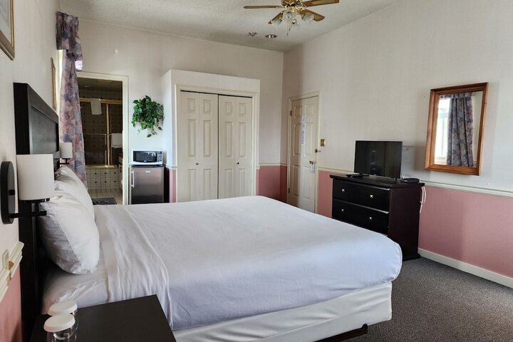 Room 10 of 42