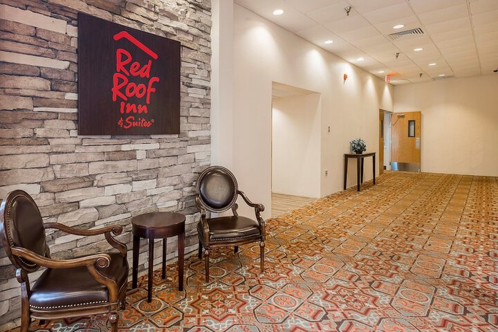 Red Roof Inn & Suites Mt. Holly - McGuire AFB