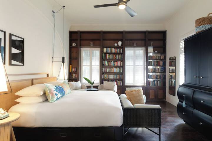Room 15 of 32