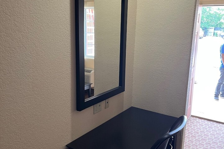 Room 6 of 6