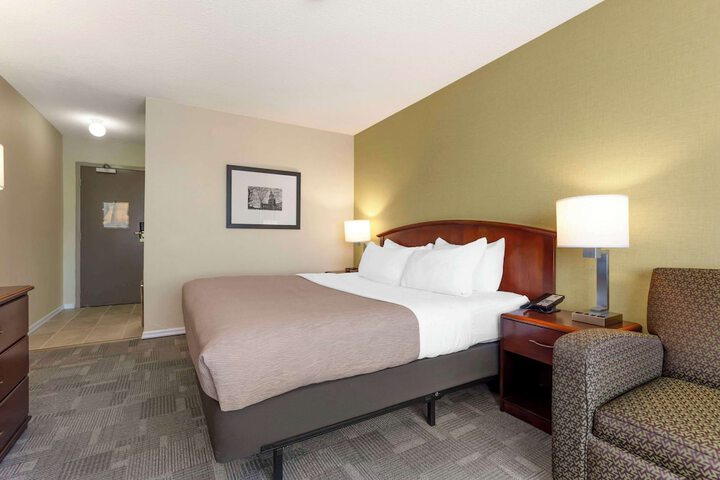 Room 40 of 90