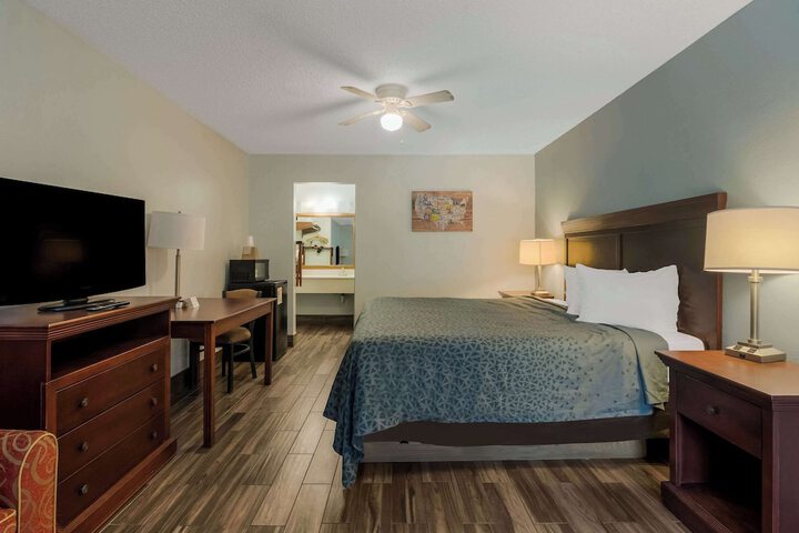 Room 34 of 46