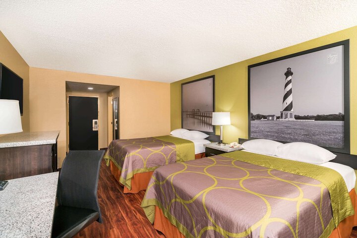 Room 7 of 13