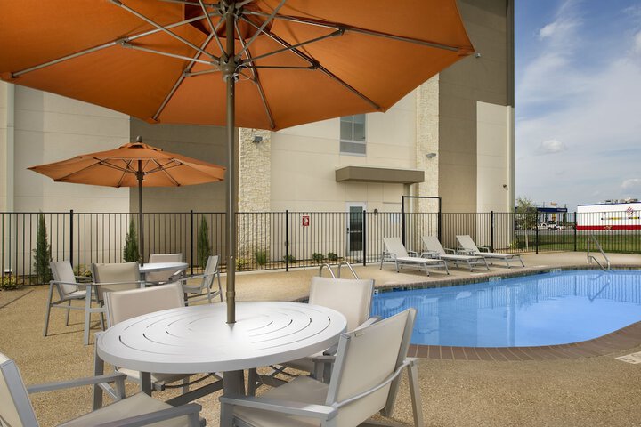 Holiday Inn Express & Suites Bay City by IHG