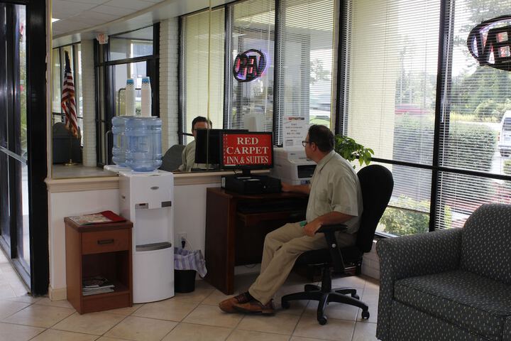 Business Center 33 of 39