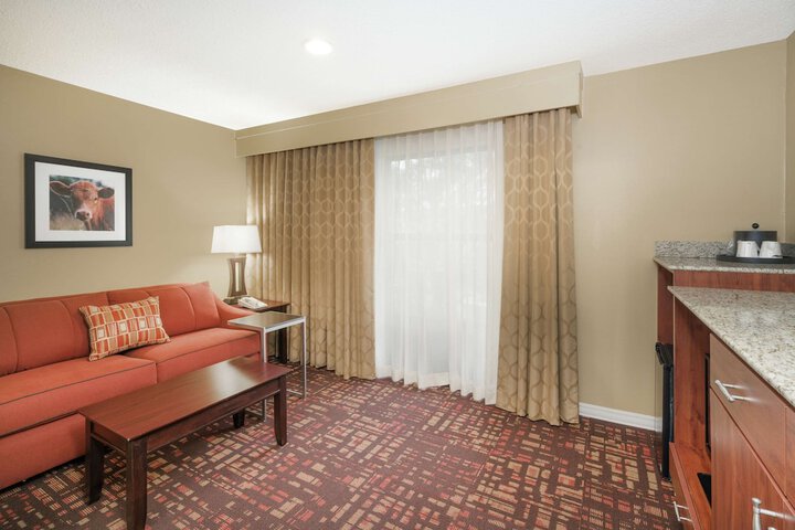 Room 34 of 40