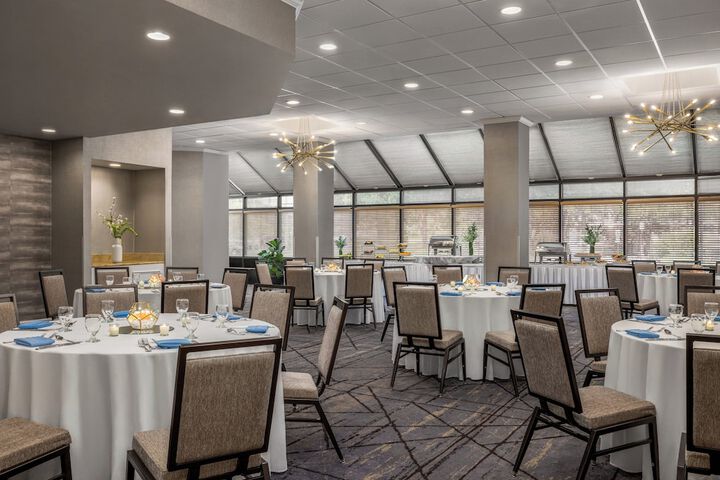 Crowne Plaza Edison by IHG