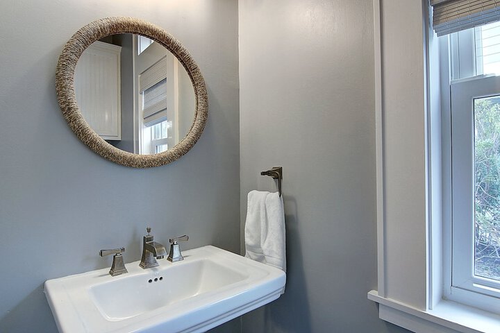 Room 21 of 28