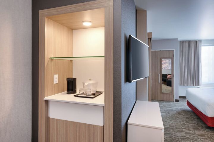 Room 14 of 32