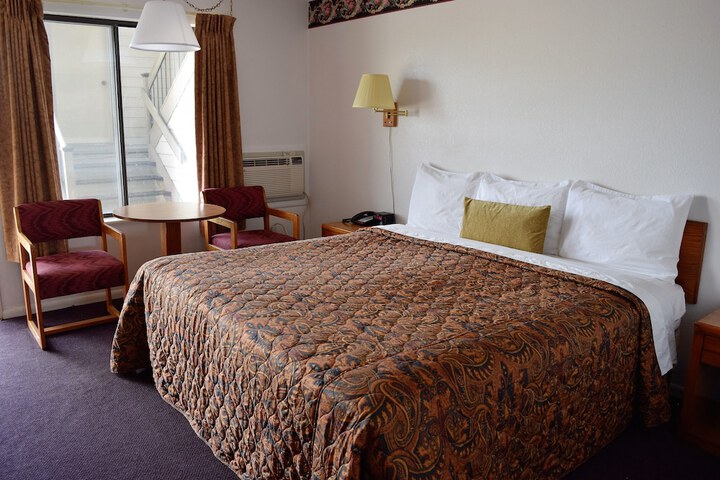 Room 20 of 37
