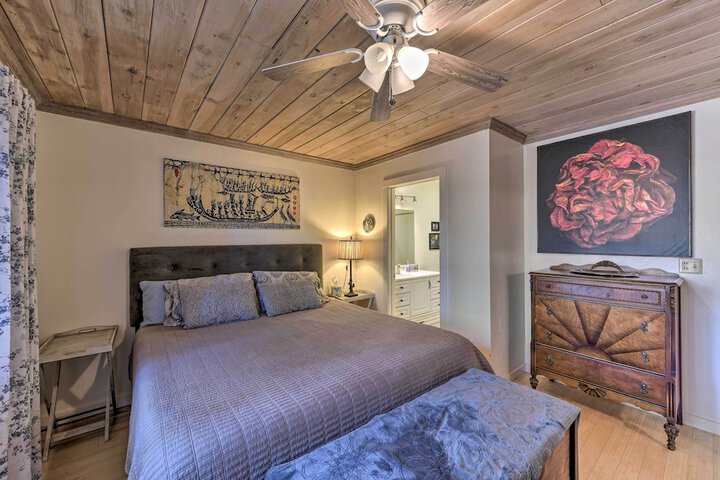Peaceful Cottage w / Grill & Yard in Grass Valley!