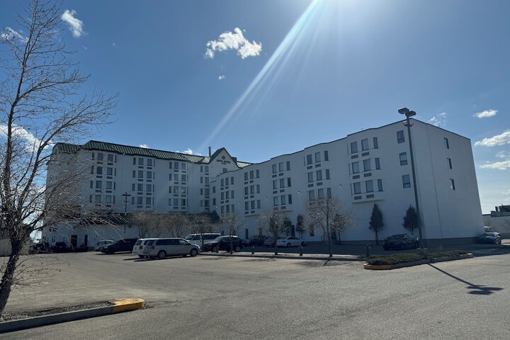Hotel 2 of 84