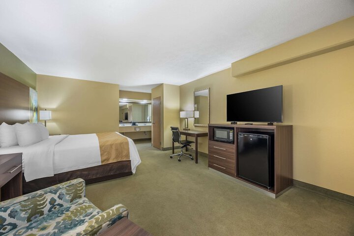 Quality Inn Paris