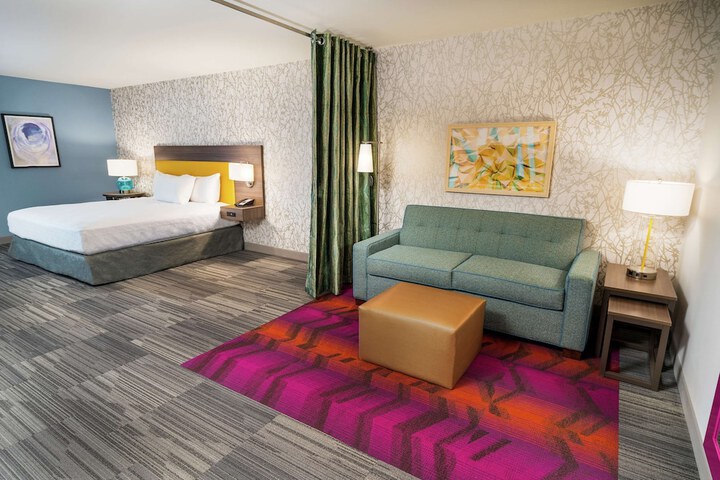 Room 35 of 46
