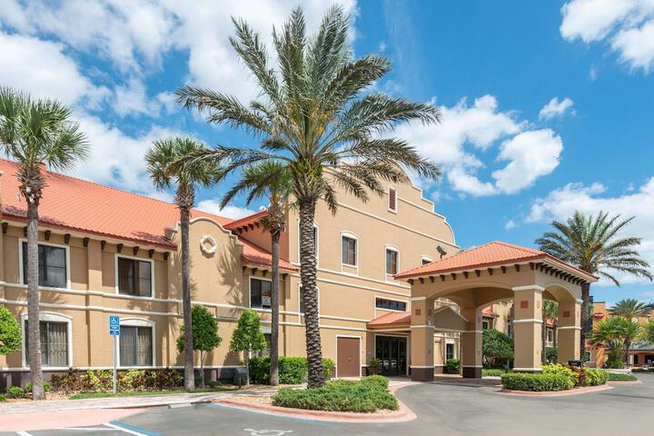 Hotel 2 of 52