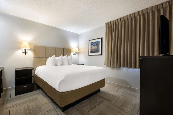 Room 20 of 35