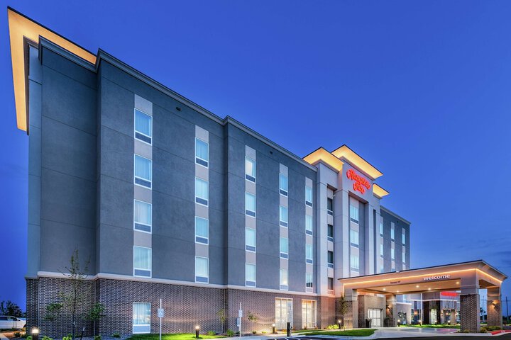 Hampton Inn Gardner Conference Center