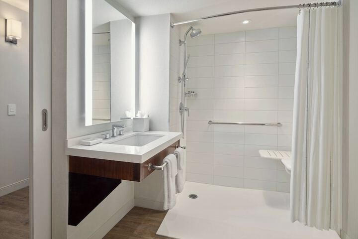 Delta Hotels Denver Thornton