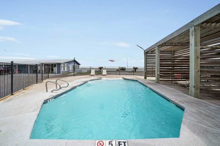 Pool 11 of 67