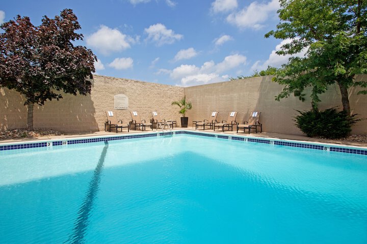 Pool 11 of 86