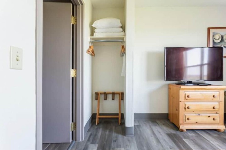 Lancaster Inn and Suites
