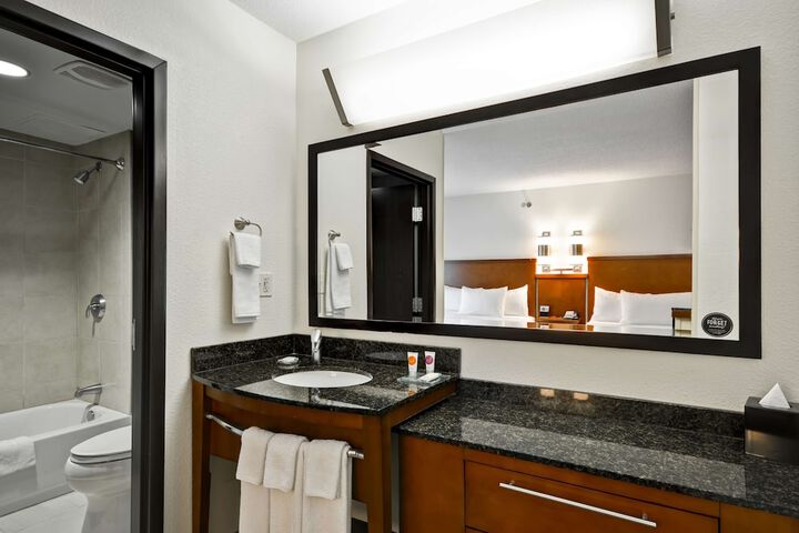 Hyatt Place Chicago / Naperville/Warrenville