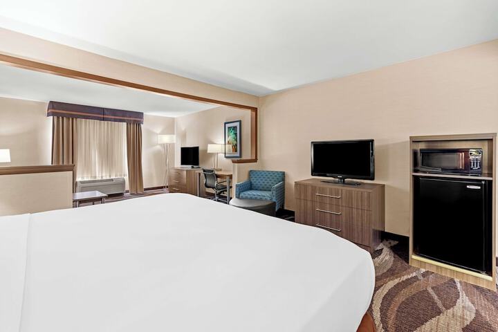 Room 19 of 32