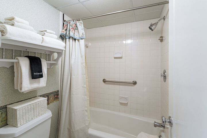 Room 27 of 100