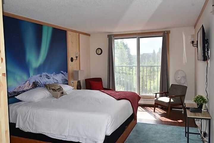Room 9 of 34
