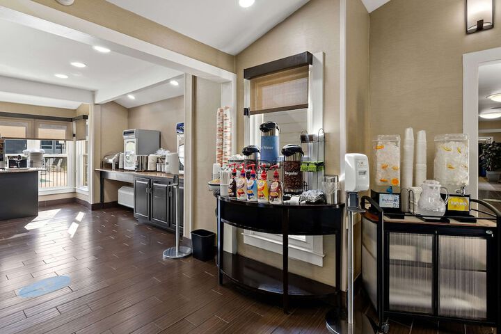 Breakfast/Coffee Service 44 of 50