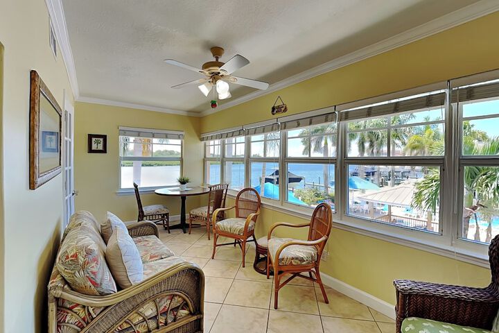 Barefoot Beach Resort B-201 by Distinctive Beach Rentals