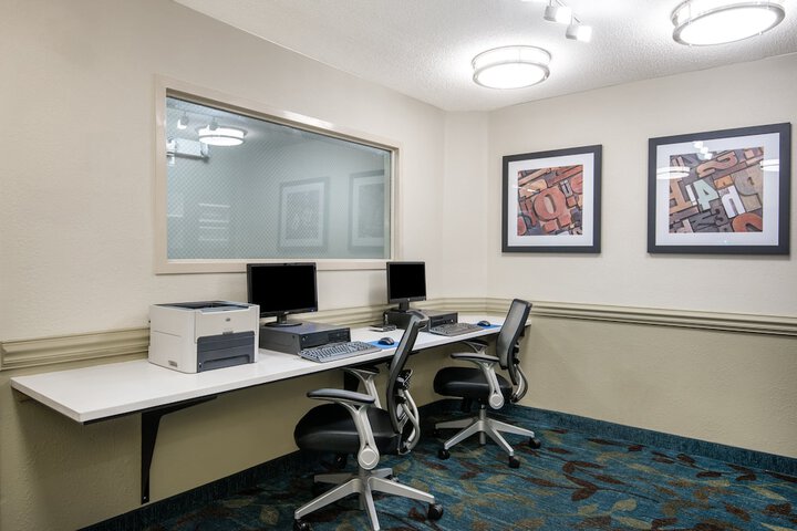 Business Center 37 of 40