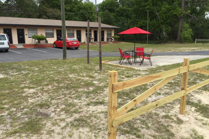 Three Rivers Motel