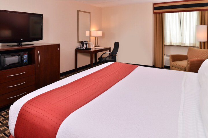 Room 21 of 38