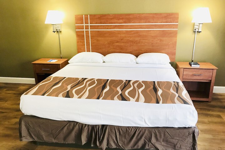 Room 62 of 64