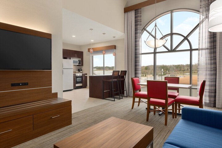 Holiday Inn Express Hotel and Suites of Opelika / Auburn by IHG