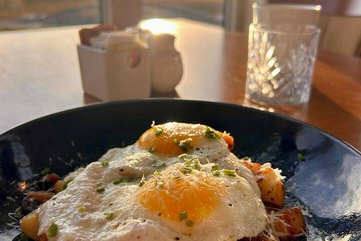 Breakfast/Coffee Service 72 of 92