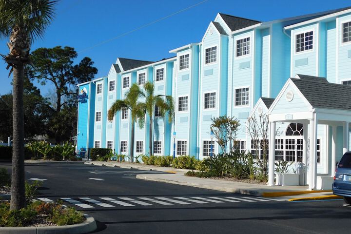 Microtel Inn & Suites by Wyndham Port Charlotte / Punta Gorda